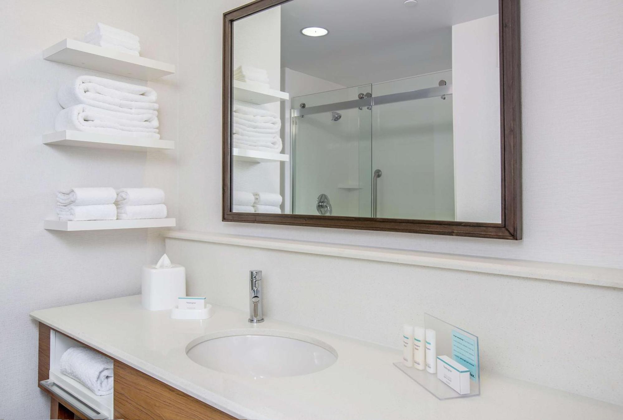 Hampton Inn & Suites Oahu Kapolei - Free Parking - No Resort Fee Esterno foto